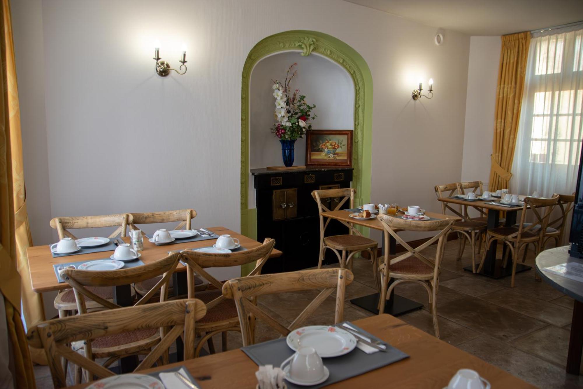 Logis Le Saint Nicolas Bar-sur-Aube Exterior foto